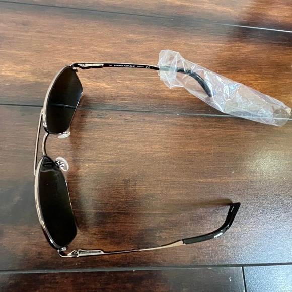 New Banana Republic Benisio Sunglasses Men 60mm Black Polarized Metal Aviator - Picture 8 of 12